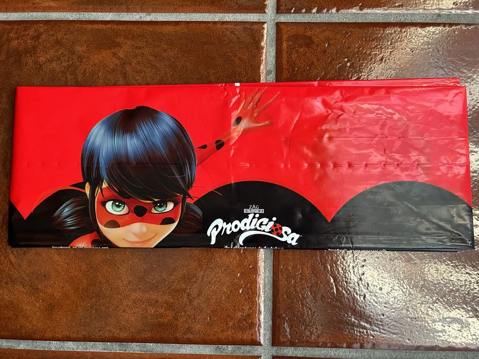 Toalha mesa aniversário “Miraculous”