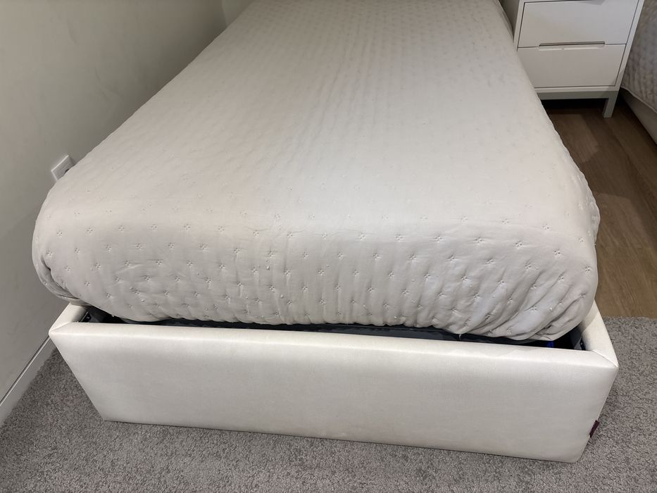 Cama de solteiro com estrado elevatorio