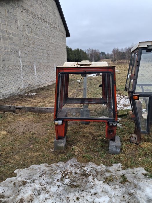 Kabina do c360 i 330 do T 25  ciągnika  Firmy. Naglak Sokółka Polecam