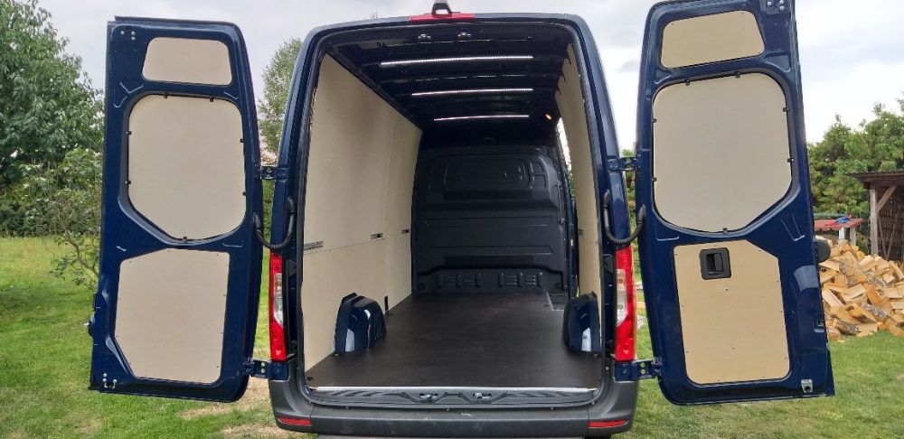 Zabudowa busa Mercedes Sprinter, podłoga, ścianki boczne, nadkola