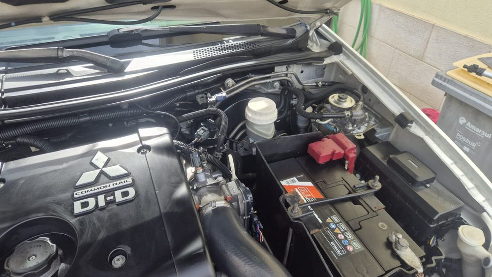 Mitsubishi L 200 2.5cc 5 Lugares foto 2