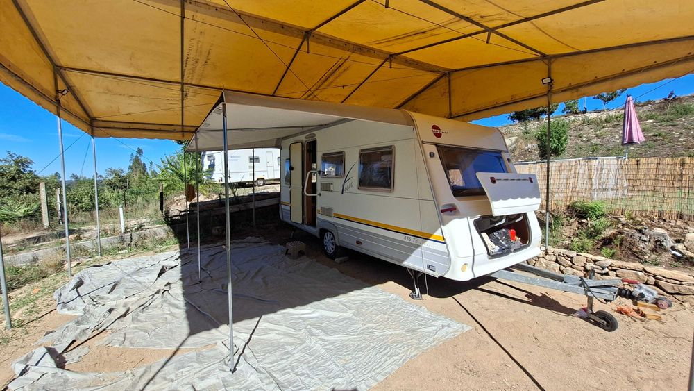 Caravana Burstner com documentos