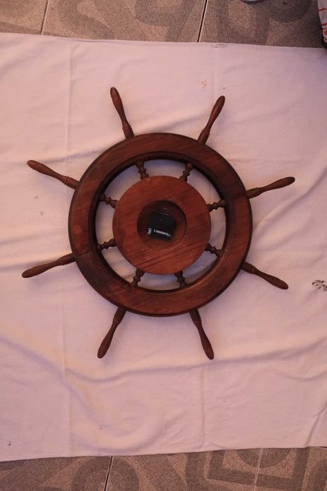 Relógio em Forma de Leme