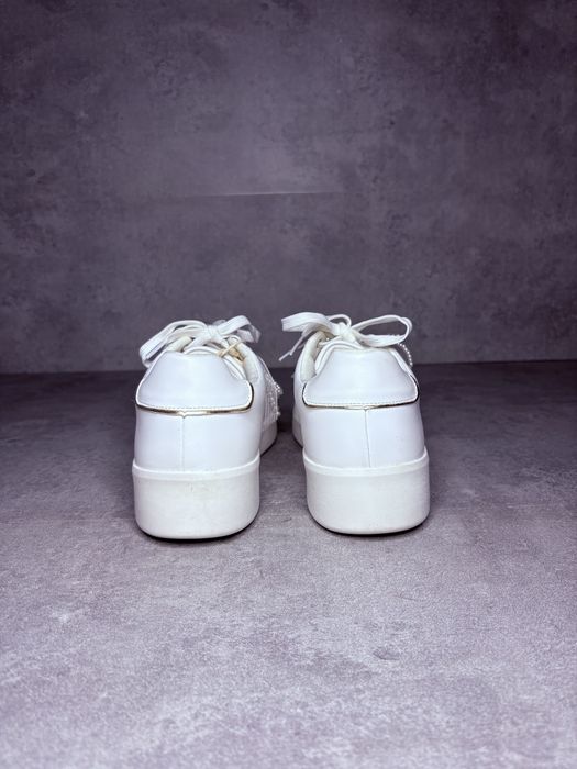 Anna Field – białe sneakersy na platformie z perełkami