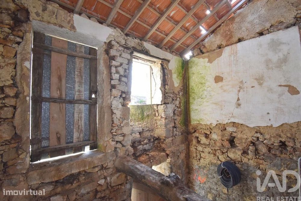 Casa / Villa em São Miguel, Santa Eufémia e Rabaçal de 70 m2