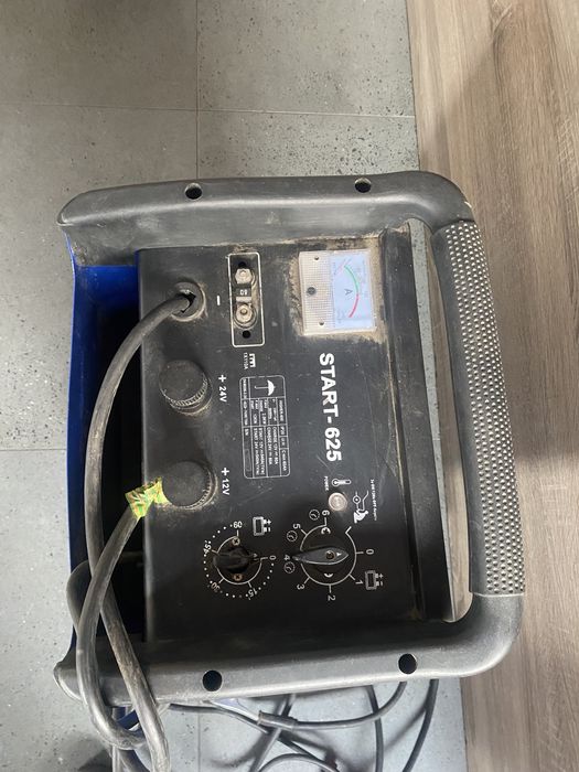 Prostownik transformatorowy z rozruchem  Adler START 625 12/24v