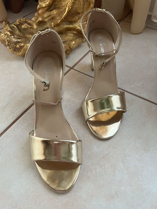 Босоніжни жіночі