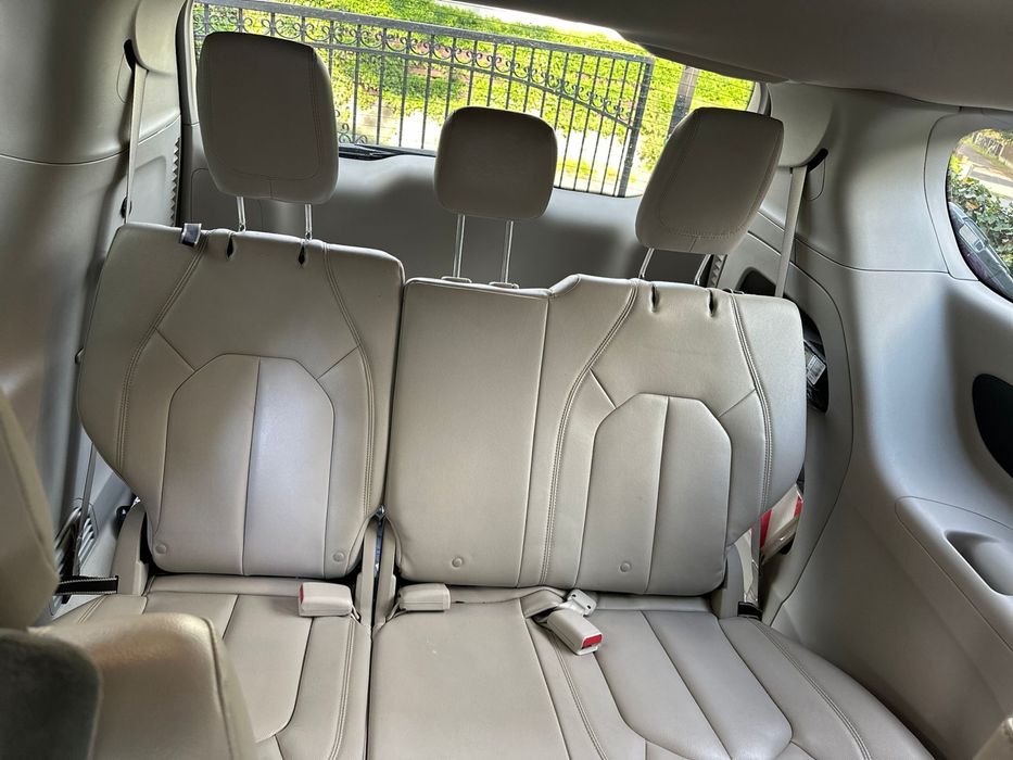 Auto Chrysler Pacifica