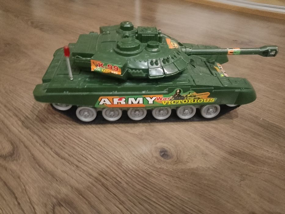 Продам дитячу іграшку танк