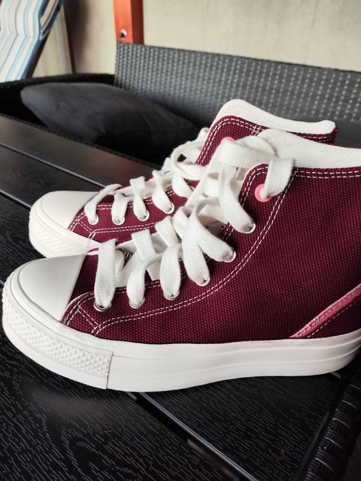 Converse Chuck Taylor All Star 37.5 na platformie