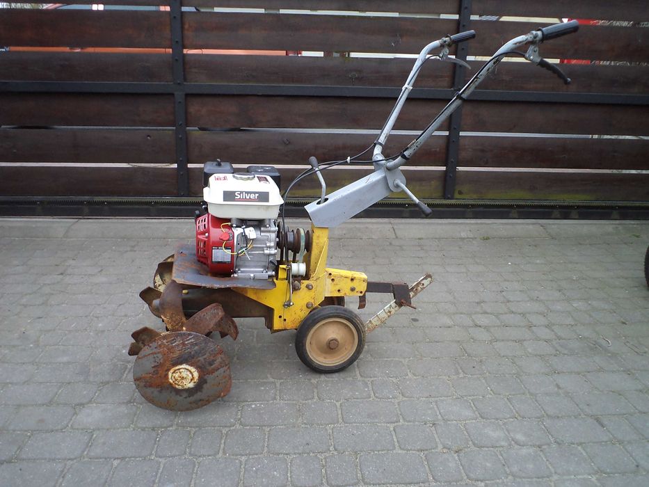 Glebogryzarka spalinowa nowy silnik