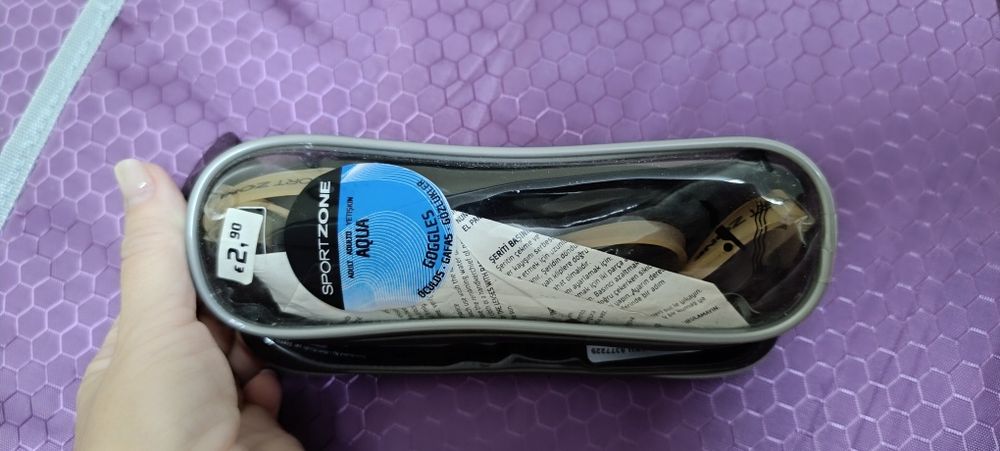 Óculos de piscina Sportone usados