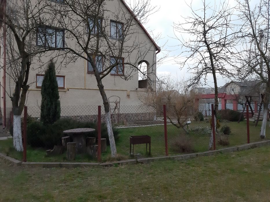 Продам будинок в м. Буську