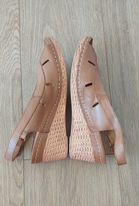 Lasocki CCC r.39 brązowe skórzane sandały na koturnie