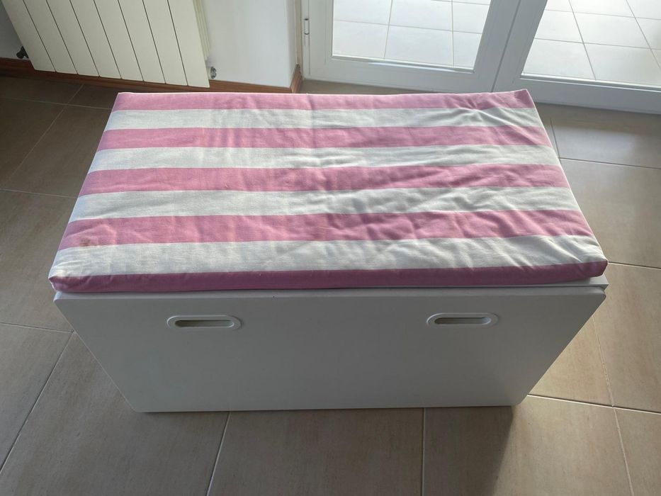 Bau/banco IKEA com arrumação