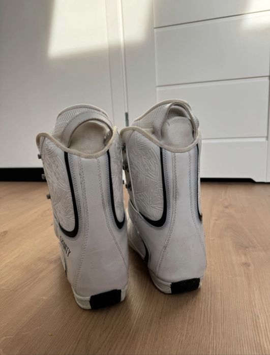 Buty snowboardowe 40 (9) 43 | snowboarding boots