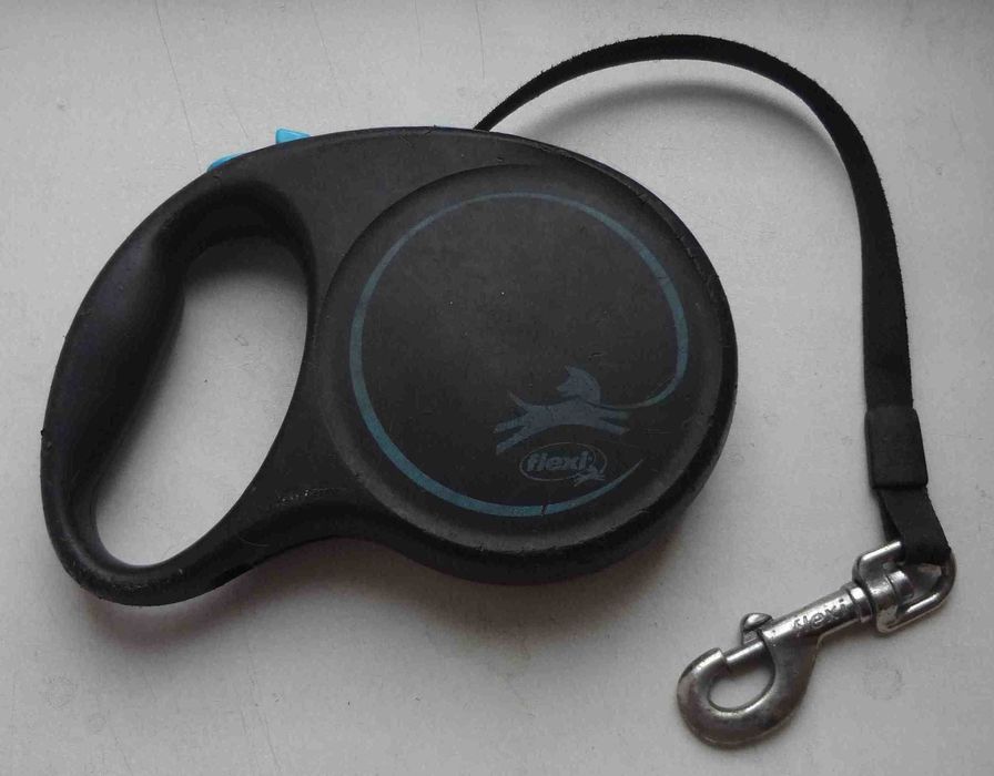 Поводок-рулетка Flexi Classic M лента 5 м до 25 кг черная