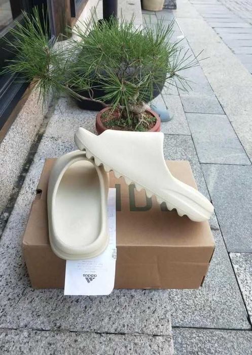 adidas Yeezy Slide Bone R.43
