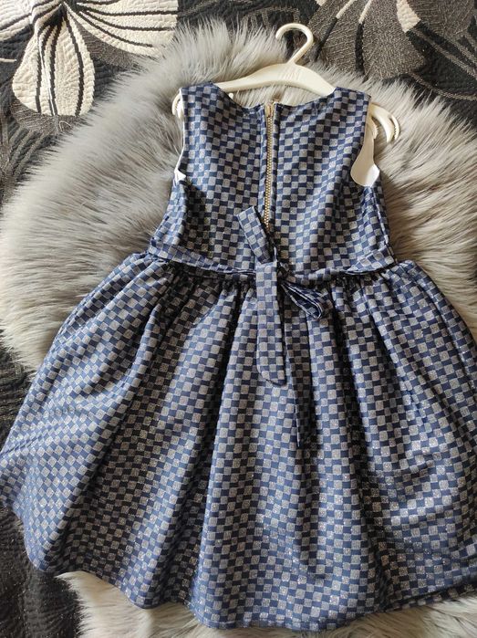 Sukienka dla dziewczynki okazjonalna roz 104