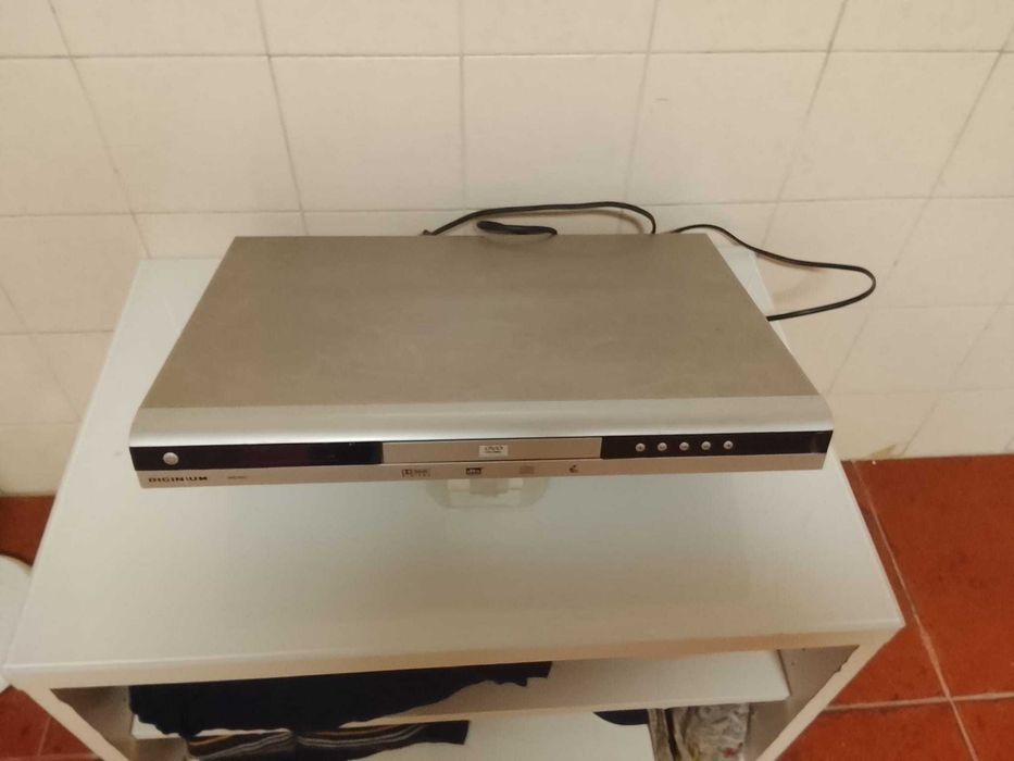 Leitor de DVD DIGINIUM (modelo DVD P2C)