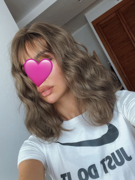 Peruka wysokiej jakości jak naturalne fale loki gęste grzywką nowa