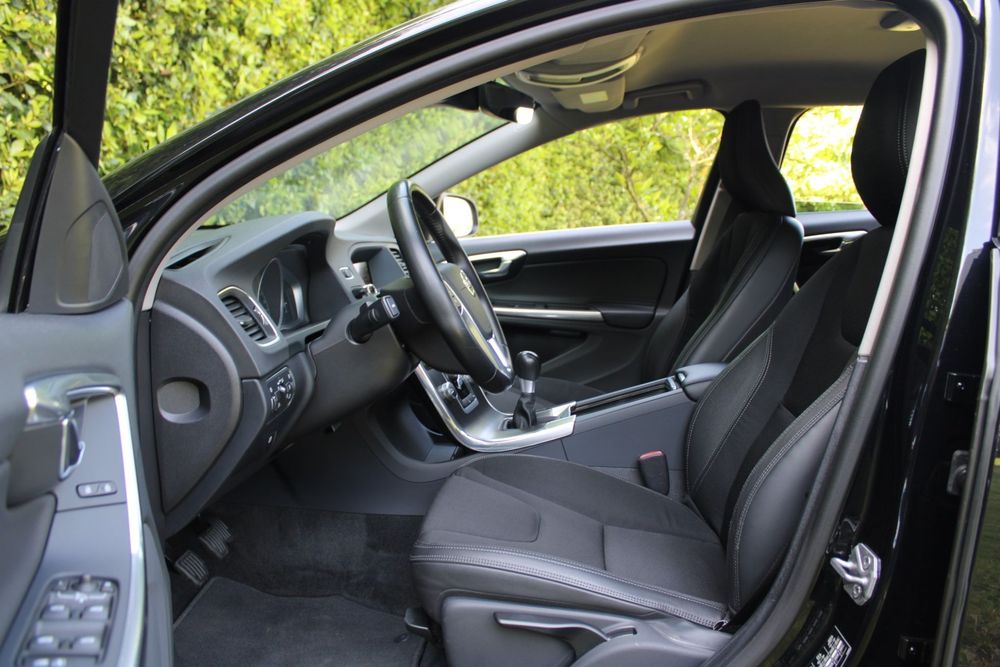 Volvo V60 1.6 D2 Momentum Eco