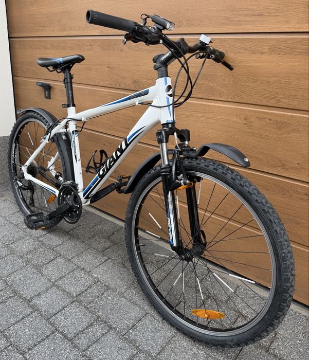 Rower górski Giant Revel 26 cali, biało-czarno-niebieski rama M