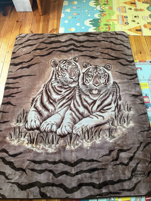 Двосторонній плед з тиграми