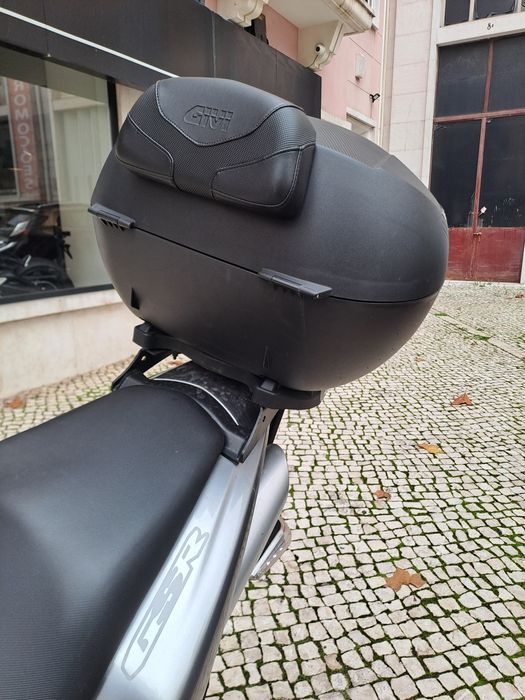 Top Case GIVI Suzuki GSR 600