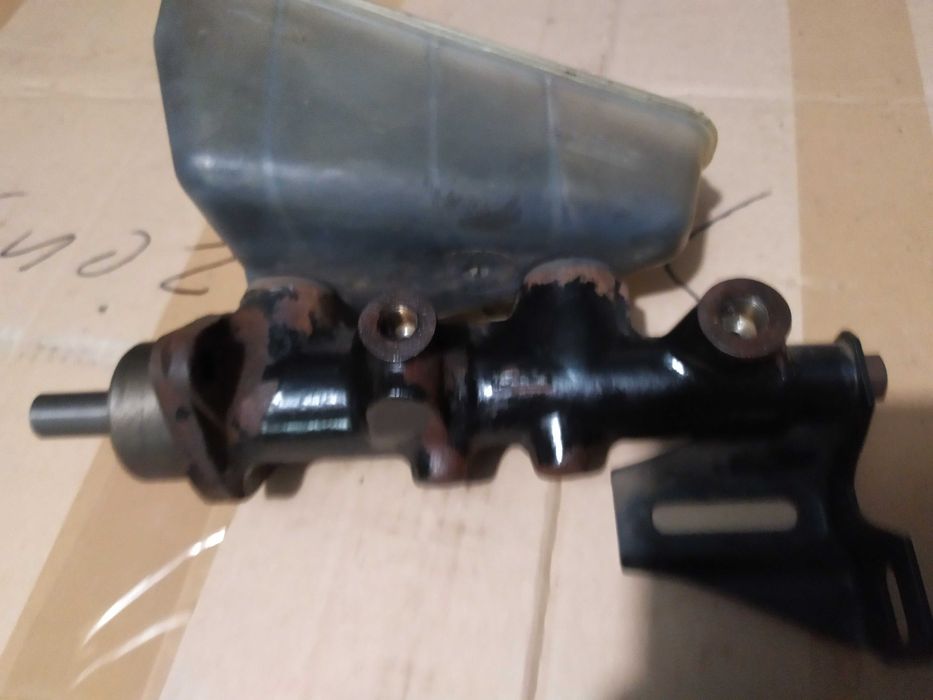 Главный тормозной цилиндр опель  омега А бензин 2.0/1.8 под АБС