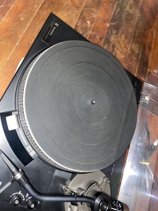 виниловый проигрыватель Technics SL-2000.