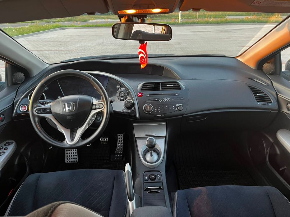 Honda Civic VIII 1.8 140 KM