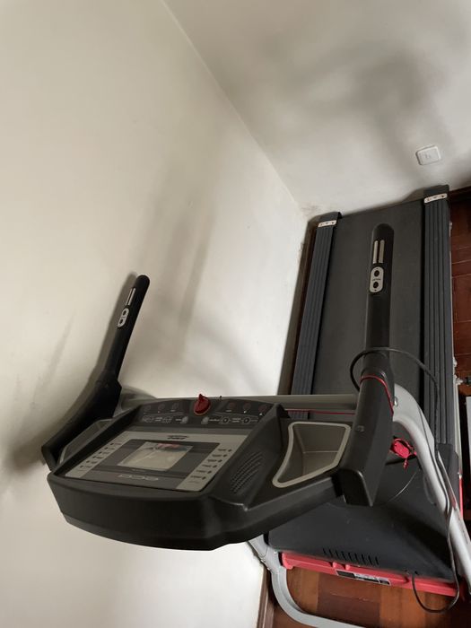 Almost new treadmill443668310724464642