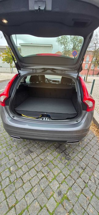 Volvo V60 Híbrido plug in, diesel elétrico