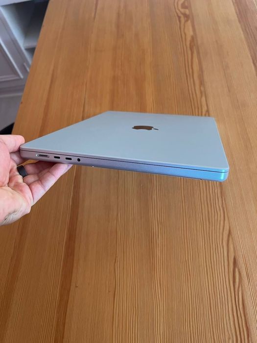 Apple MacBook Pro 16-inch