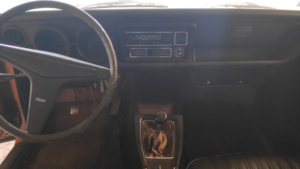 Mazda 818 deluxe clássico