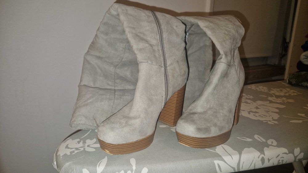 Botas Catwalk Tamanho 37 Cinzentas