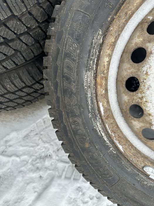 Зимові шини з дисками на vw t4 195/70r15 5x112 et 55