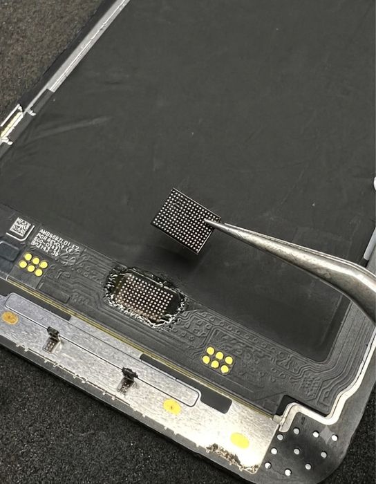 Заміна дисплея для мобільного телефона iPhone всі моделі пайка переклейка ремонт