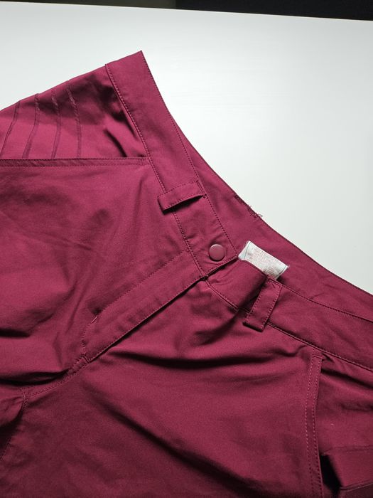 Malinowe dresy nike 40 nike fit dry