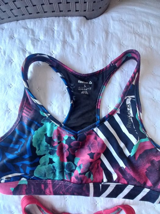 Tops desportivos Nike e Reebook