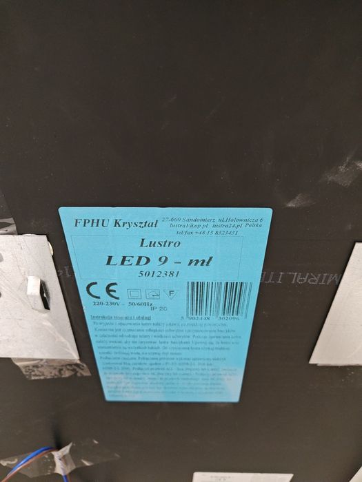 Lustro 50x70 z wbudowanym oświetleniem led