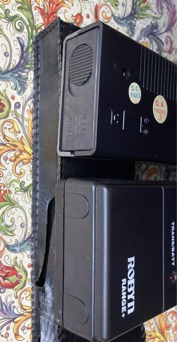 Vintage walkie talkie   Robyn,Com Talk