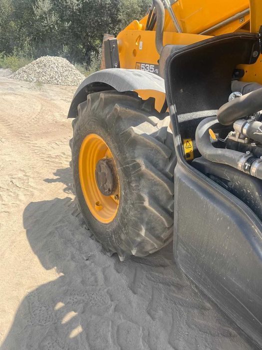 MÁQUINA JCB 535-125
