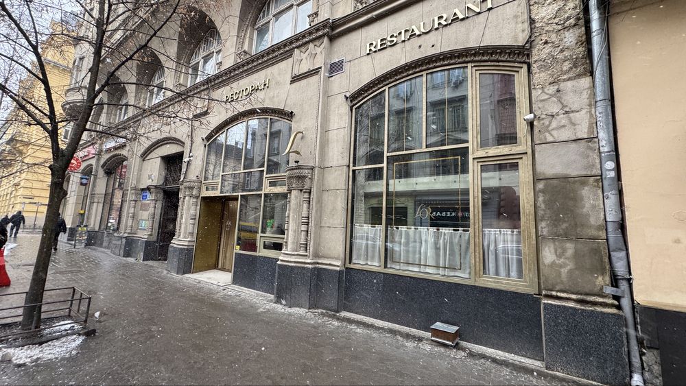 Оренда фасадного приміщення 240 м2 по вул .Січових Стрільців