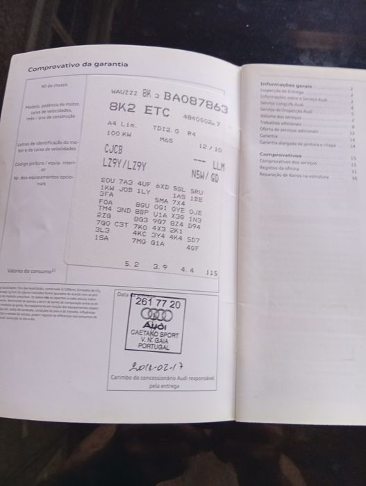 Audi A4 2.0 TDI - Livro de revisões Audi