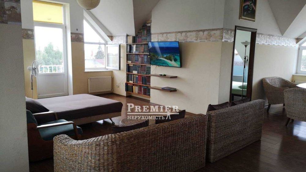 Продам двоповерховий будинок в Фонтанцs