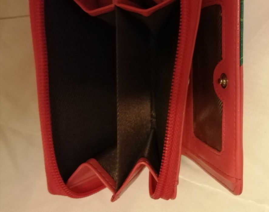 Carteira menina nova