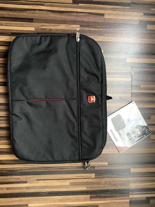 Etui na laptopa 15.6 cala  firmy Wenger (nowa)