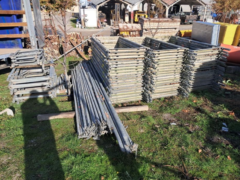 Segue para venda 340m2 de andaime sem prancha